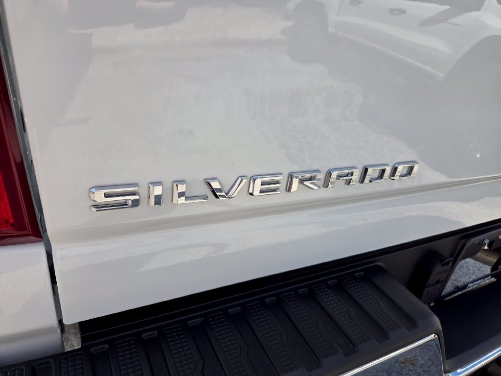 Used 2025 Summit White Chevrolet WT image 10