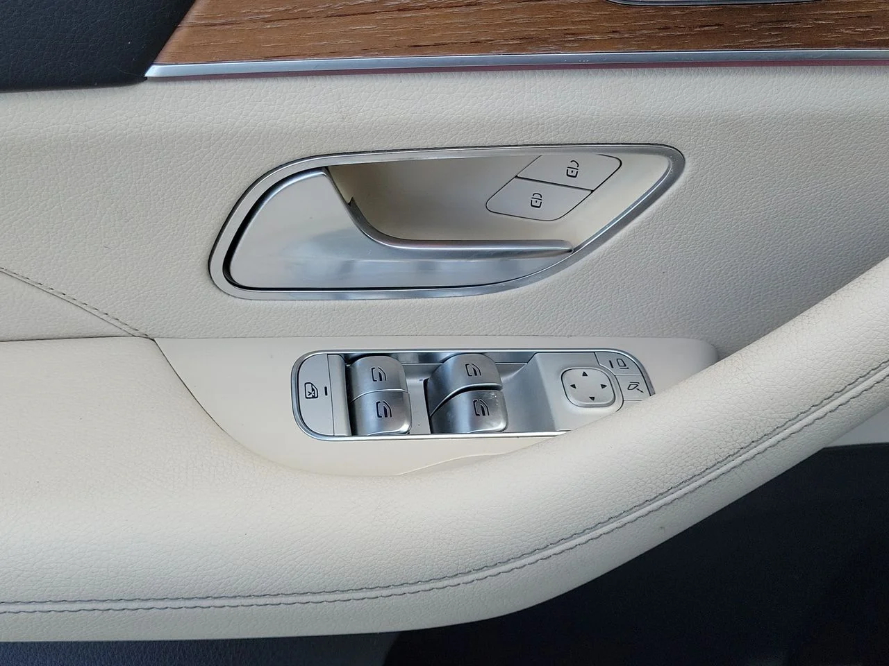 Certified Used 2023 White Mercedes-Benz GLE 350 image 26