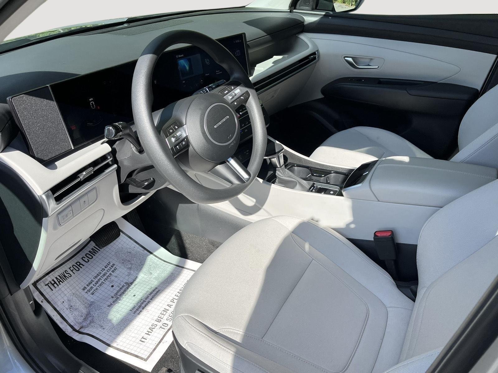 Used 2025 Shimmering Silver Hyundai SE image 22