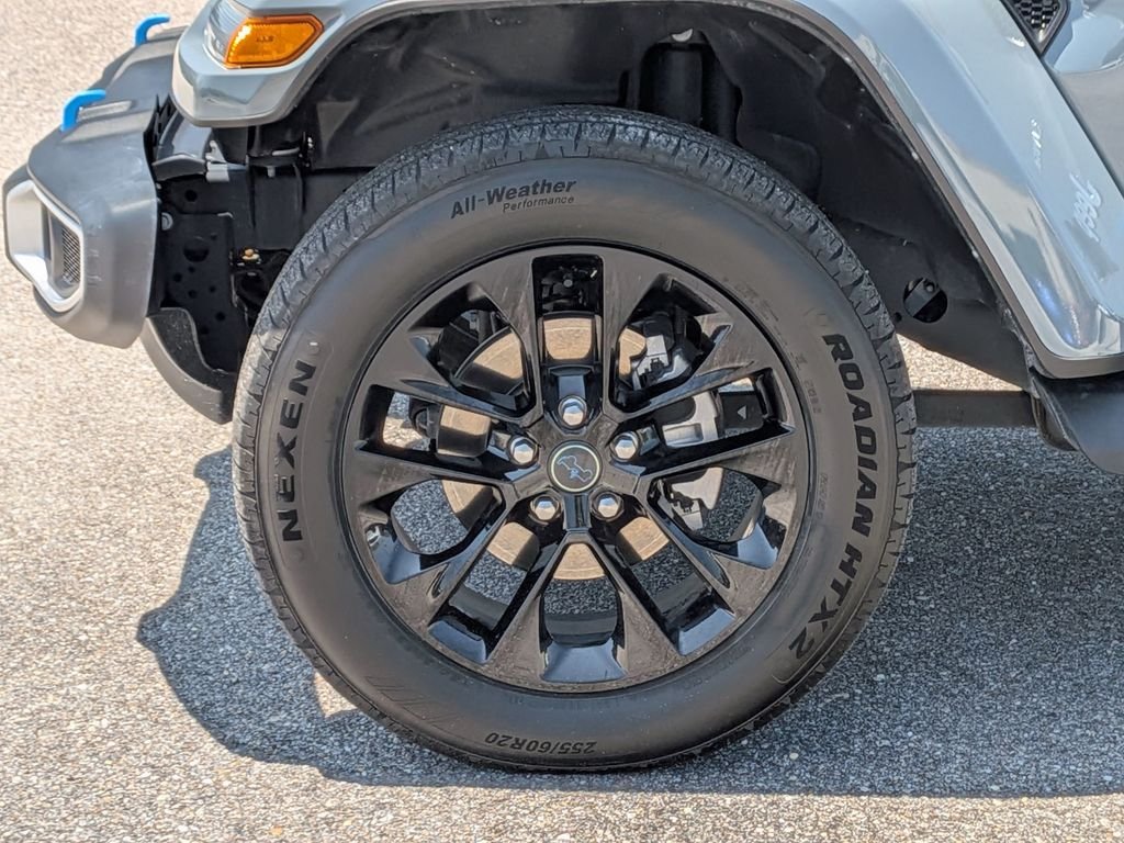 Used 2024 Gray Jeep Sahara 4xe image 11