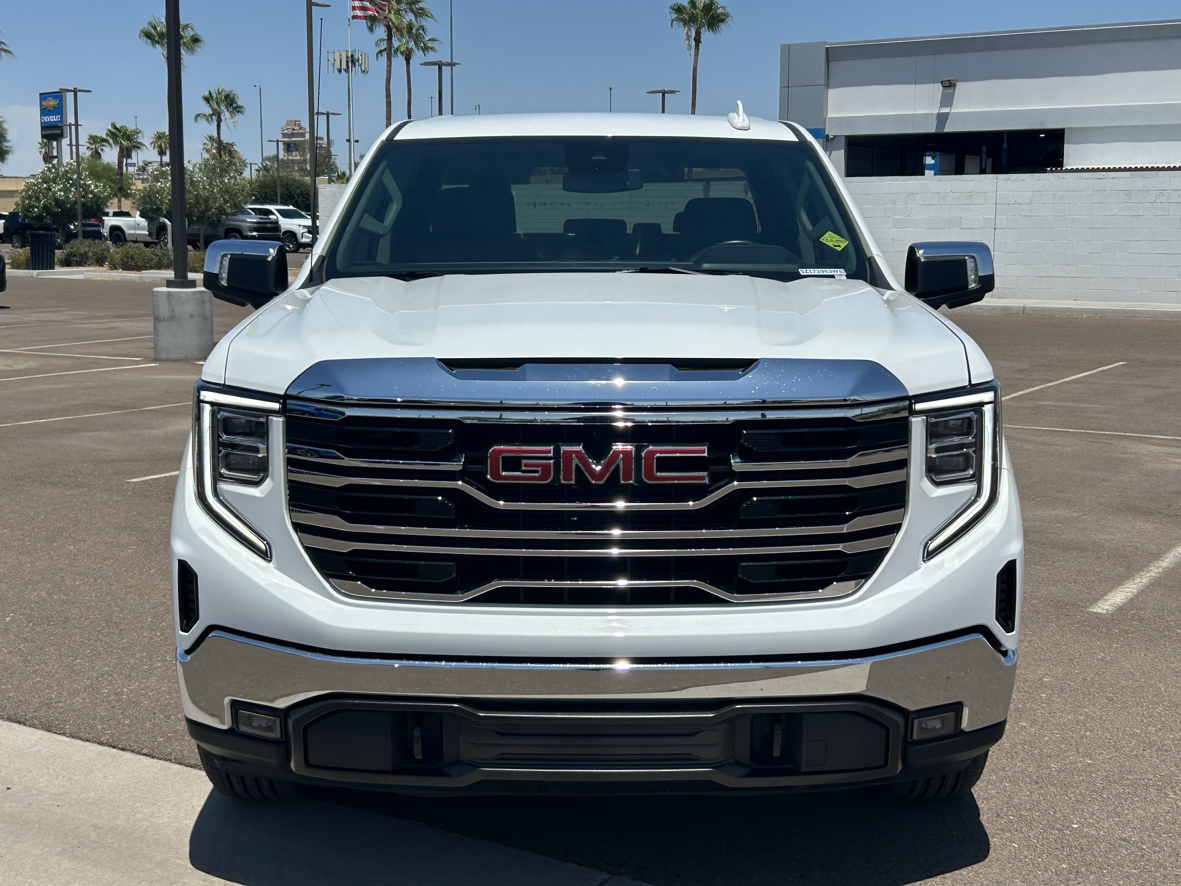 2025 GMC Sierra 1500 SLT - Photo 8