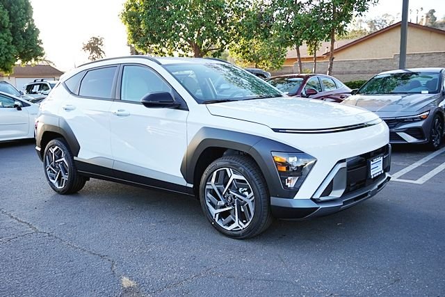 New 2026 White Hyundai SEL Premium image 5