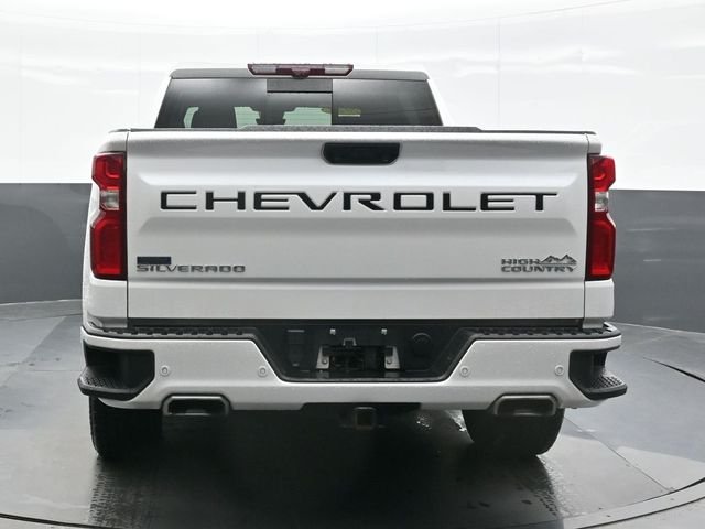 Used 2024 Beige Chevrolet High Country image 2