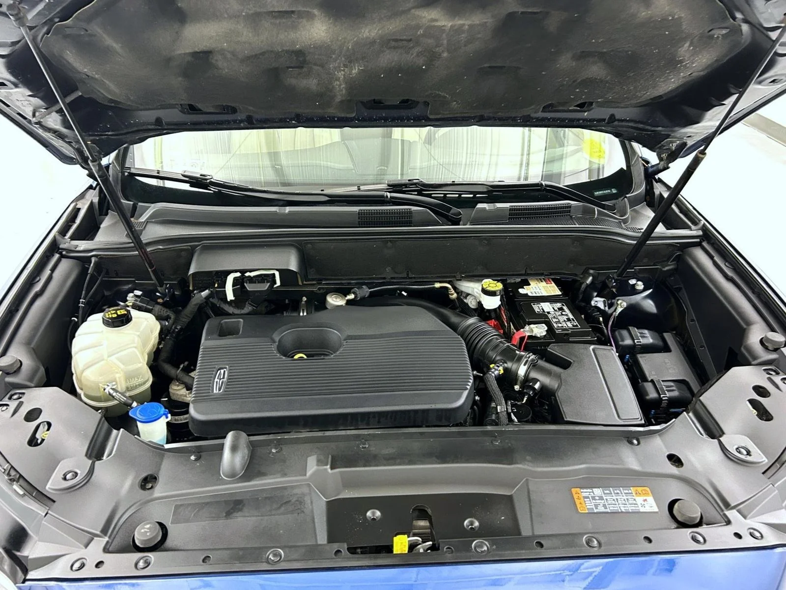 Used 2020 Blue Lincoln Reserve image 25