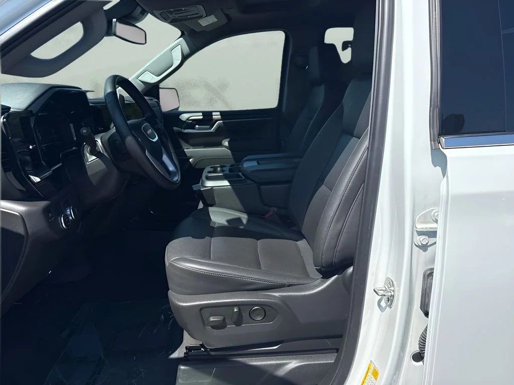 Used 2025 White GMC SLT image 7