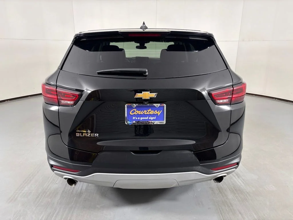 Used 2025 Black Chevrolet LT image 7