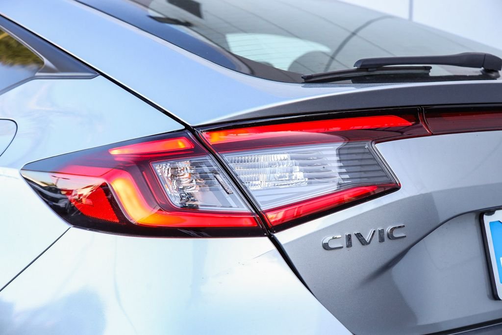Used 2023 Lunar Silver Metallic Honda Sport image 8