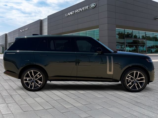 New 2026 Belgravia Green Land Rover SE image 6