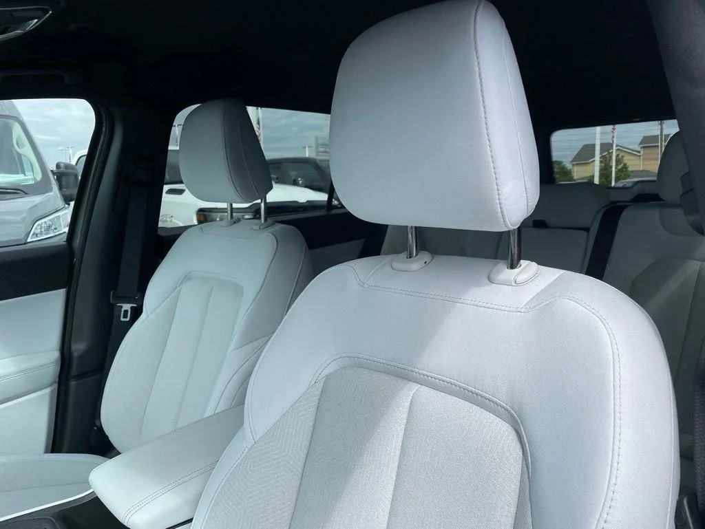New 2026 Sting-Gray Clear-Coat Exterior Paint Jeep Laredo image 11
