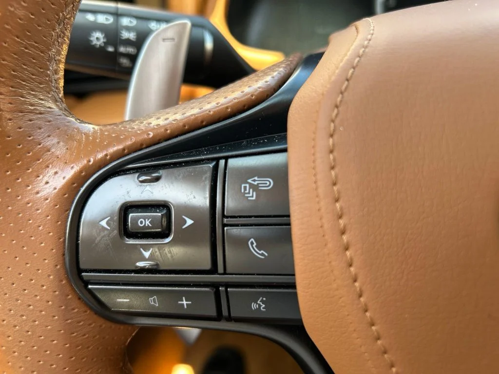 Used 2021 White Lexus 500 image 24