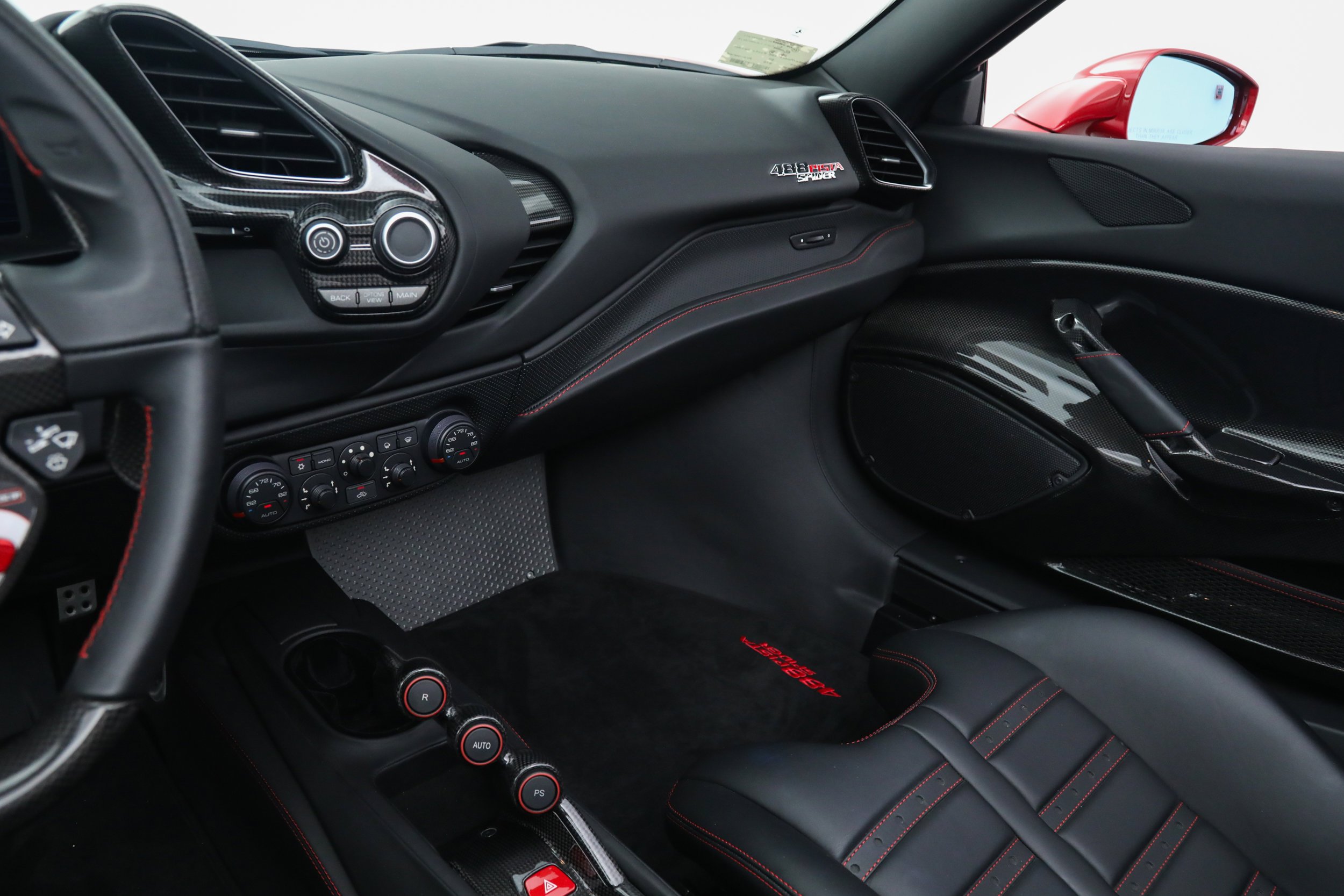 Used 2019 Red Ferrari  image 32