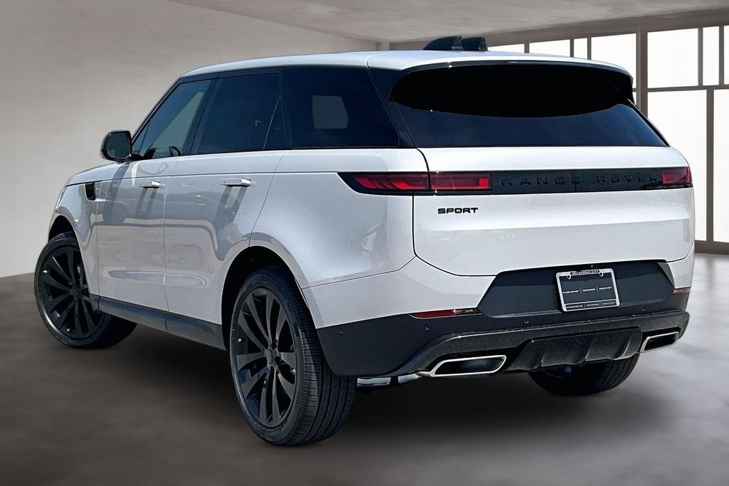 New 2026 Borasco Grey Metallic Land Rover SE image 3