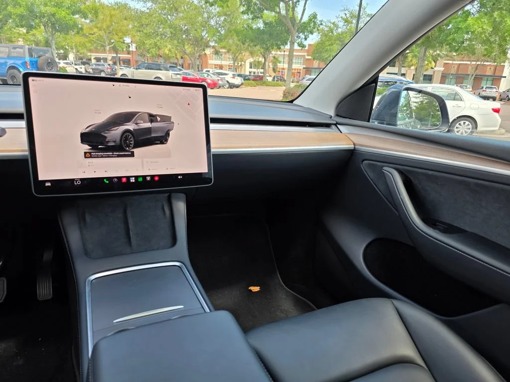 Used 2023  Tesla Long Range image 26