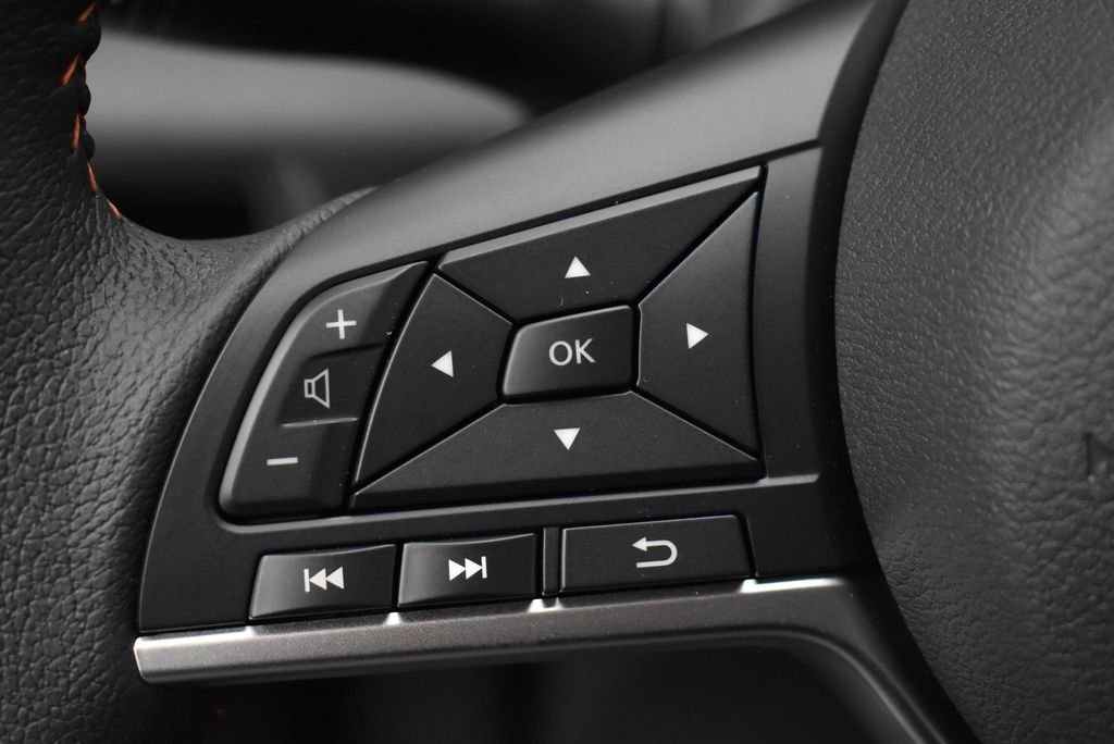 2025 Nissan Versa Sedan SR - Photo 17