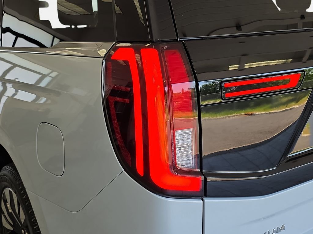 Used 2025 Silver Ford Platinum image 31