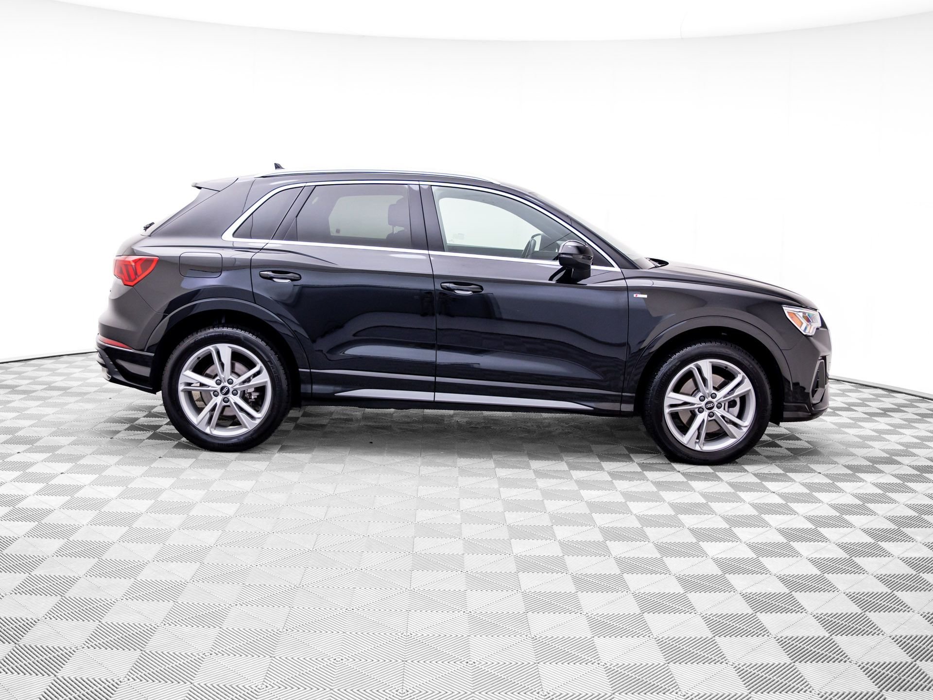Used 2021 Black Audi Premium Plus image 6