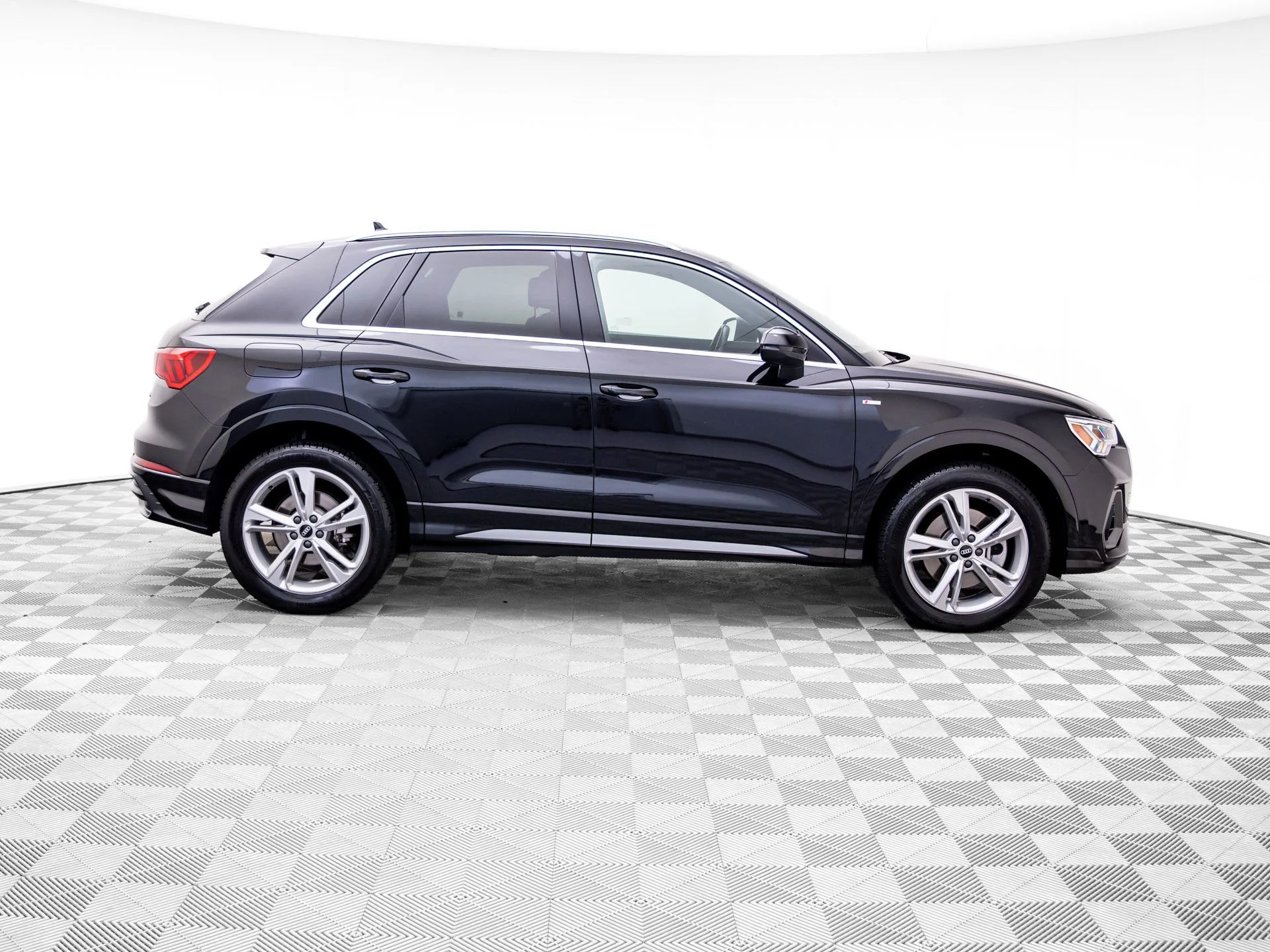 Used 2021 Black Audi Premium Plus image 6
