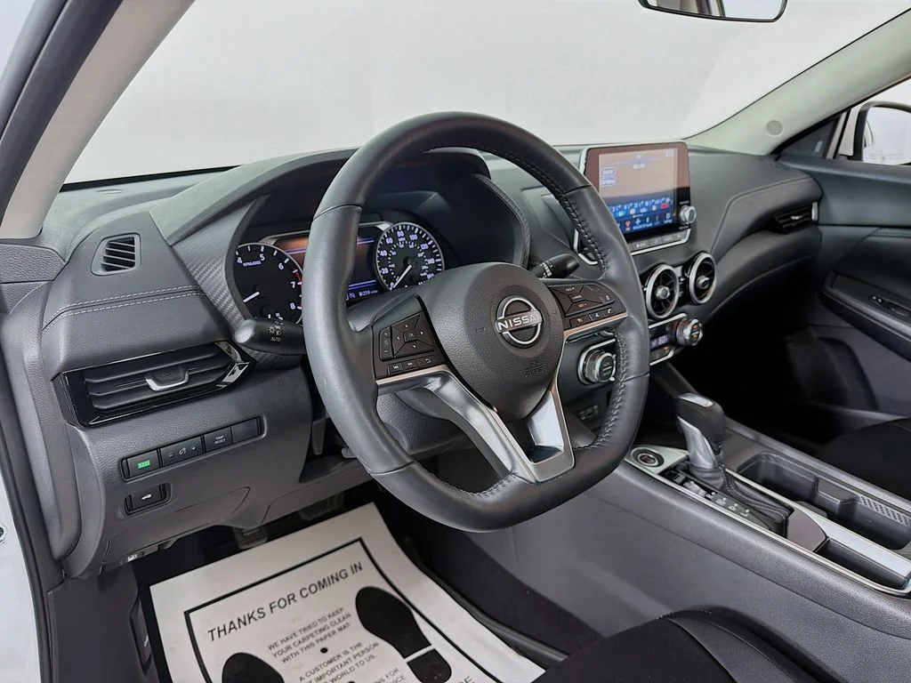 Used 2025 Aspen White Tricoat Nissan SV image 9