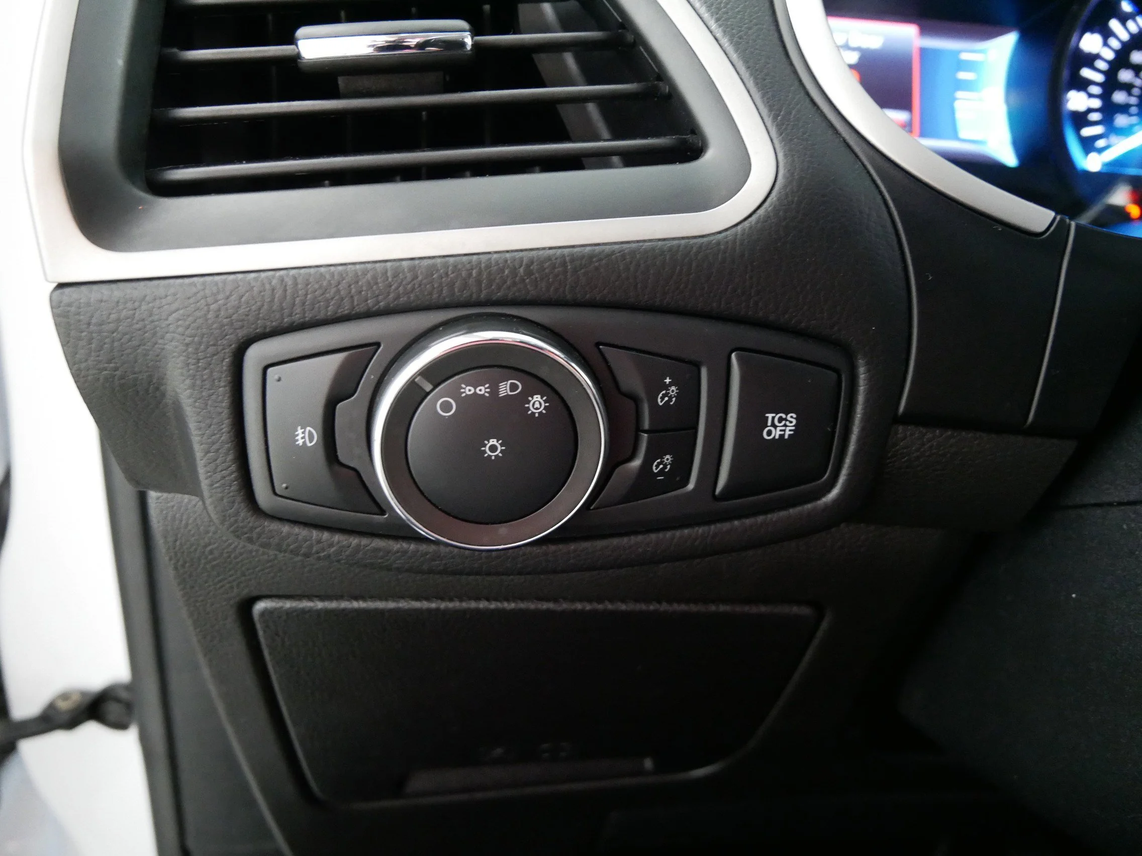 2020 Ford Edge SEL - Photo 26