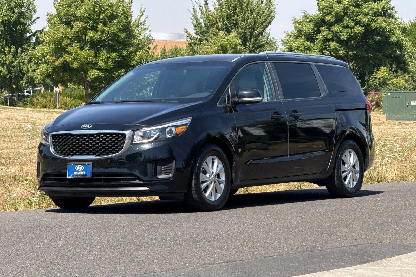 Used 2018 Black Kia LX image 7