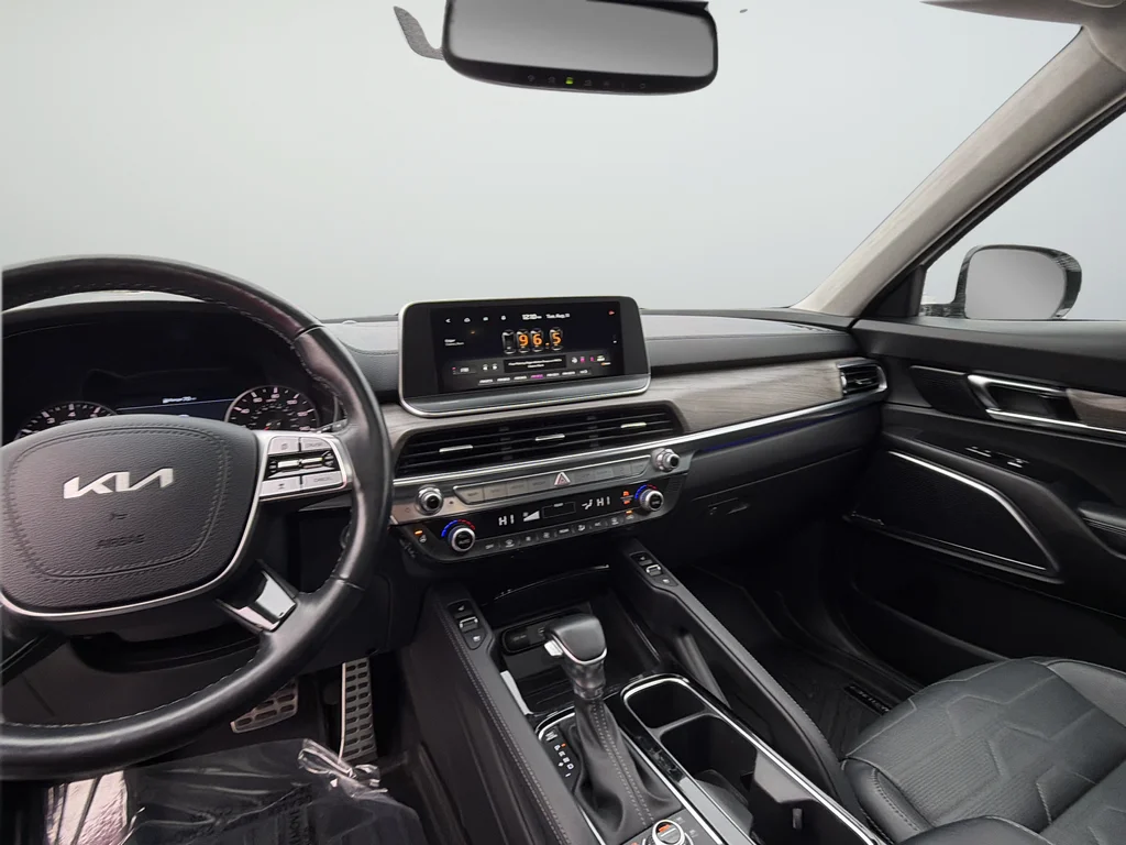 Used 2022 White Kia SX image 11