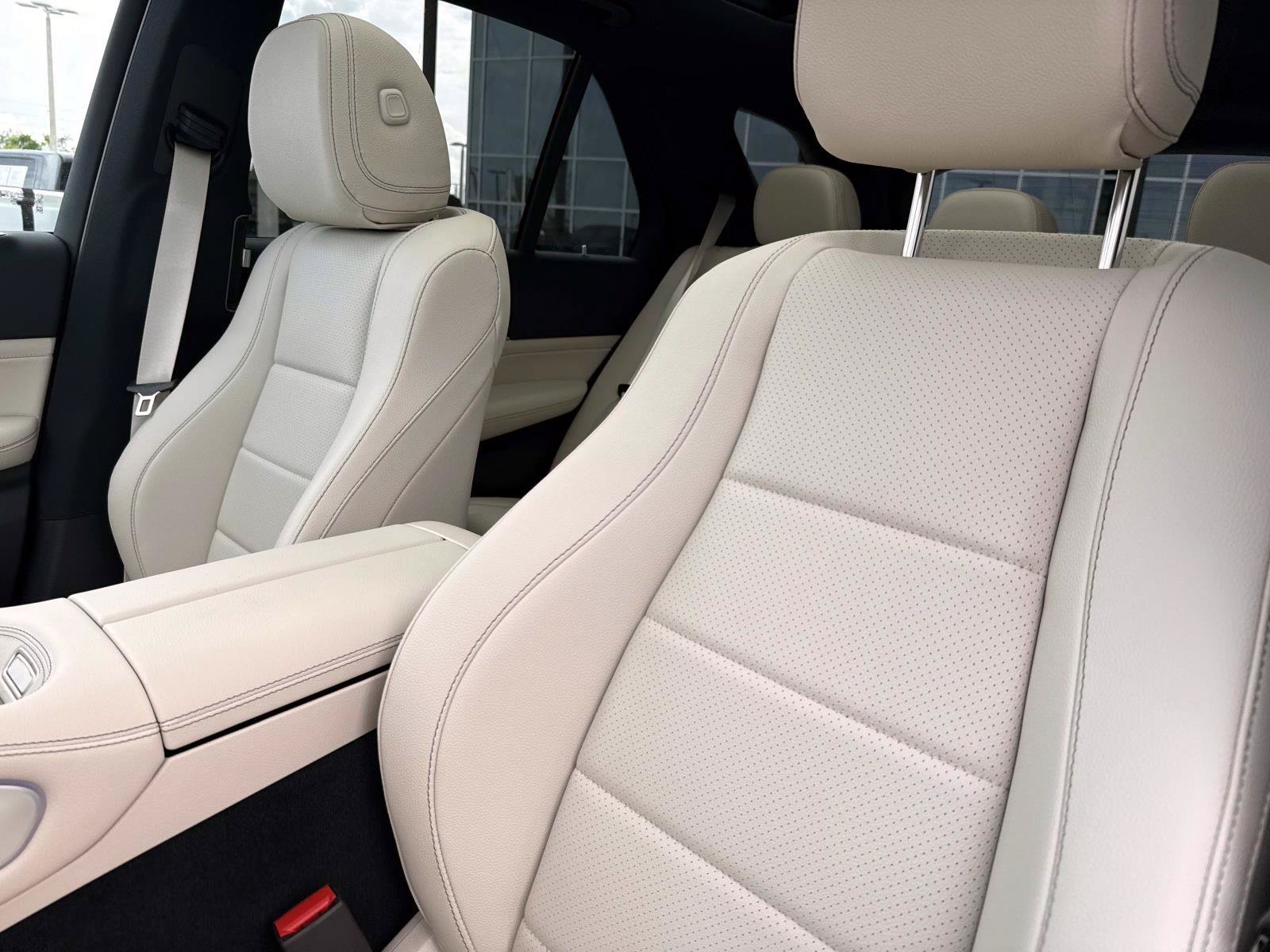 New 2026 Polar White Mercedes-Benz 350 4MATIC® SUV image 23