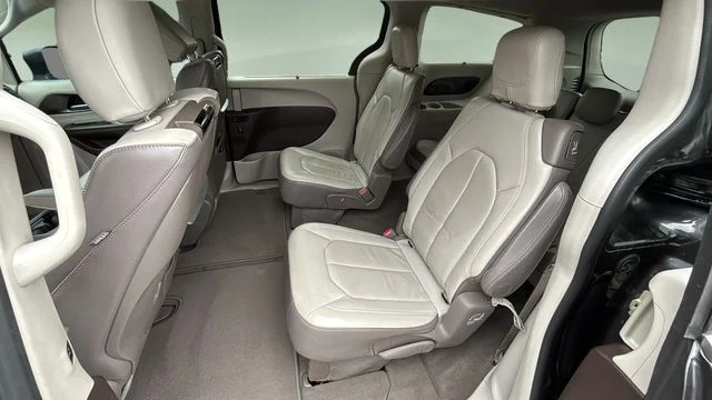 Used 2017 Gray Chrysler Touring L Plus image 19
