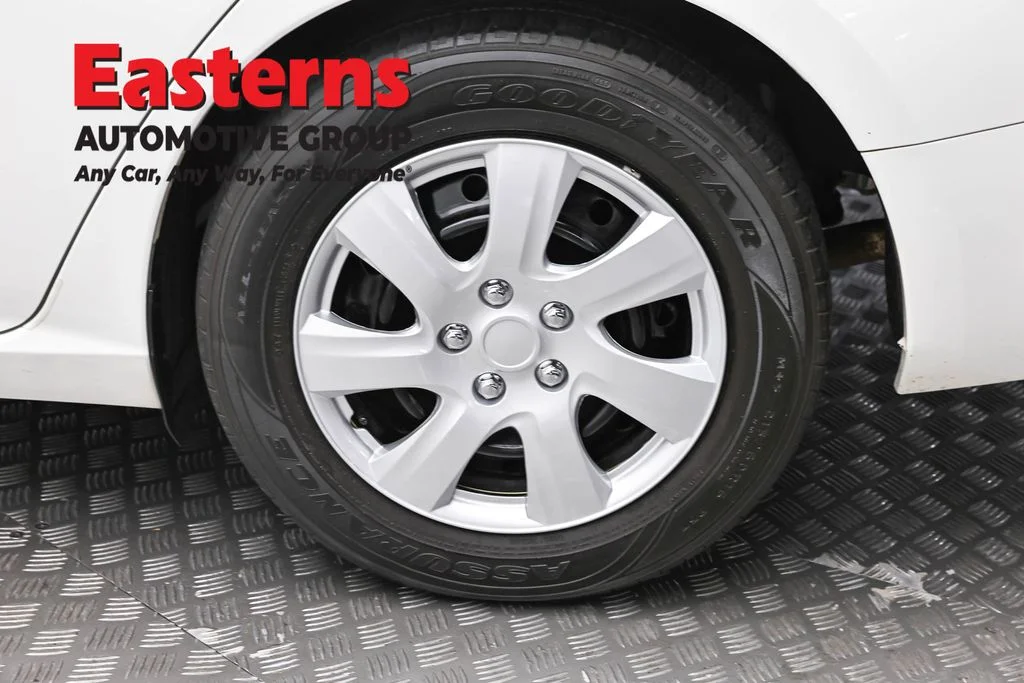 Used 2024 White Nissan 2.5 S image 8