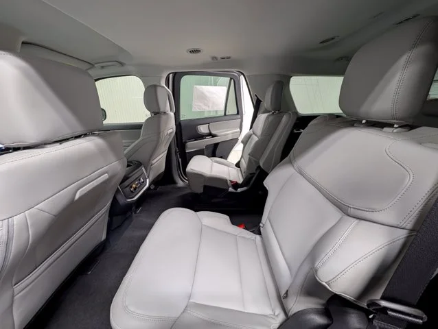 New 2027 Star White Metallic Tri-Coat Ford Active image 47