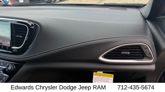 2026 Chrysler Pacifica Select - Photo 42