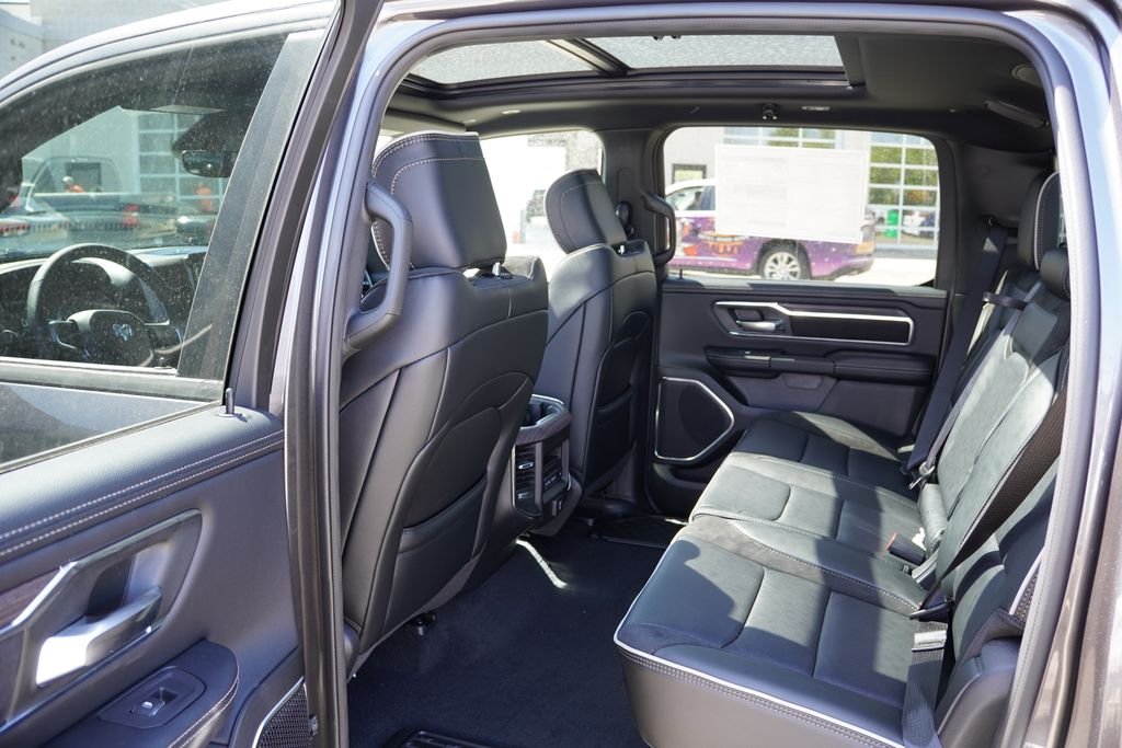 New 2026 Granite Crystal Metallic Clear-Coat Exterior Paint RAM Laramie image 12