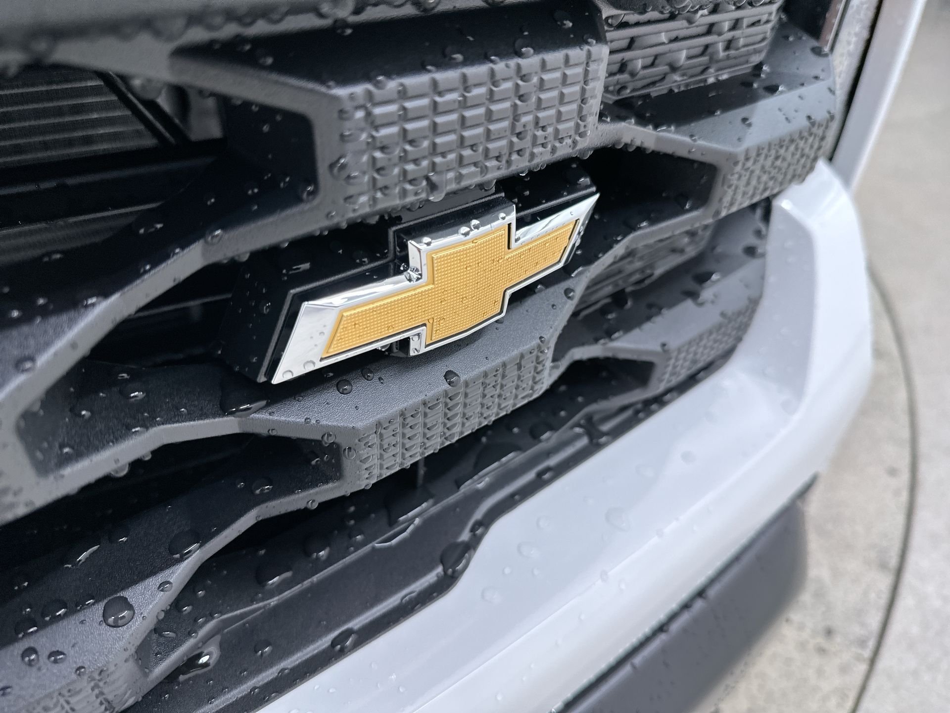 New 2026 Summit White Chevrolet WT image 78