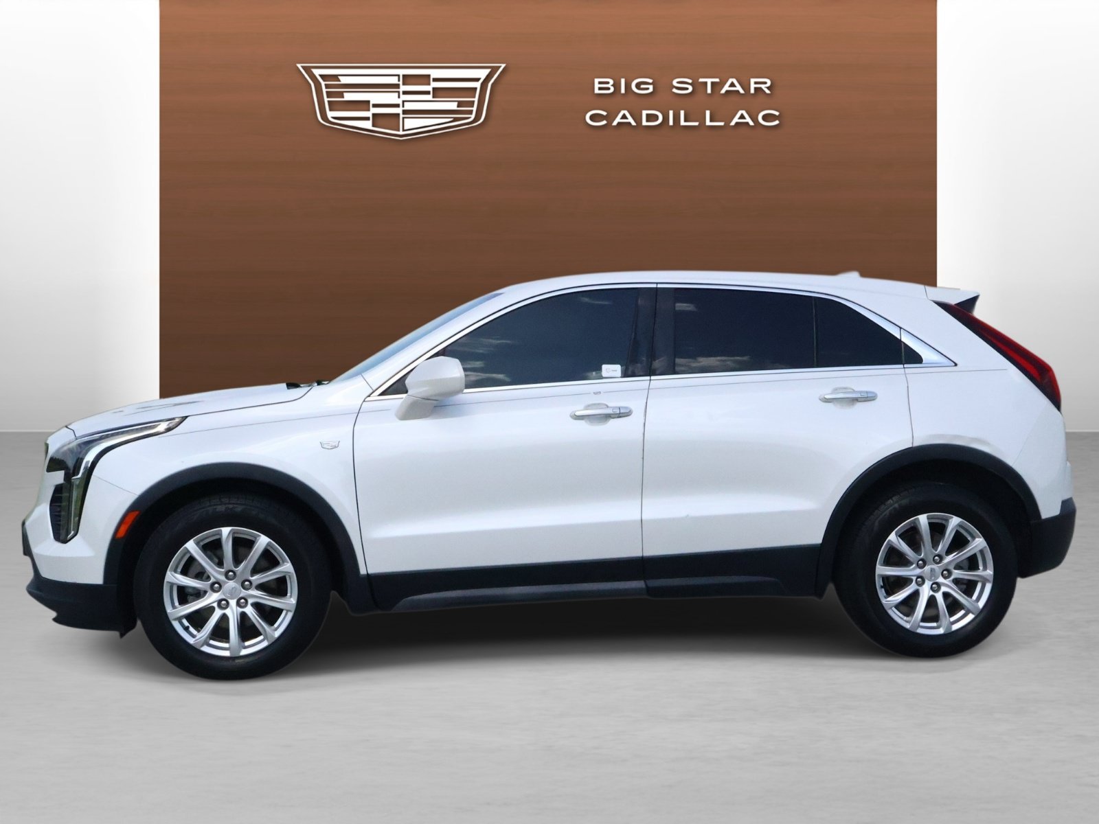 Used 2020 Cadillac XT4 Luxury with VIN 1GYAZAR4XLF088279 for sale in Friendswood, TX