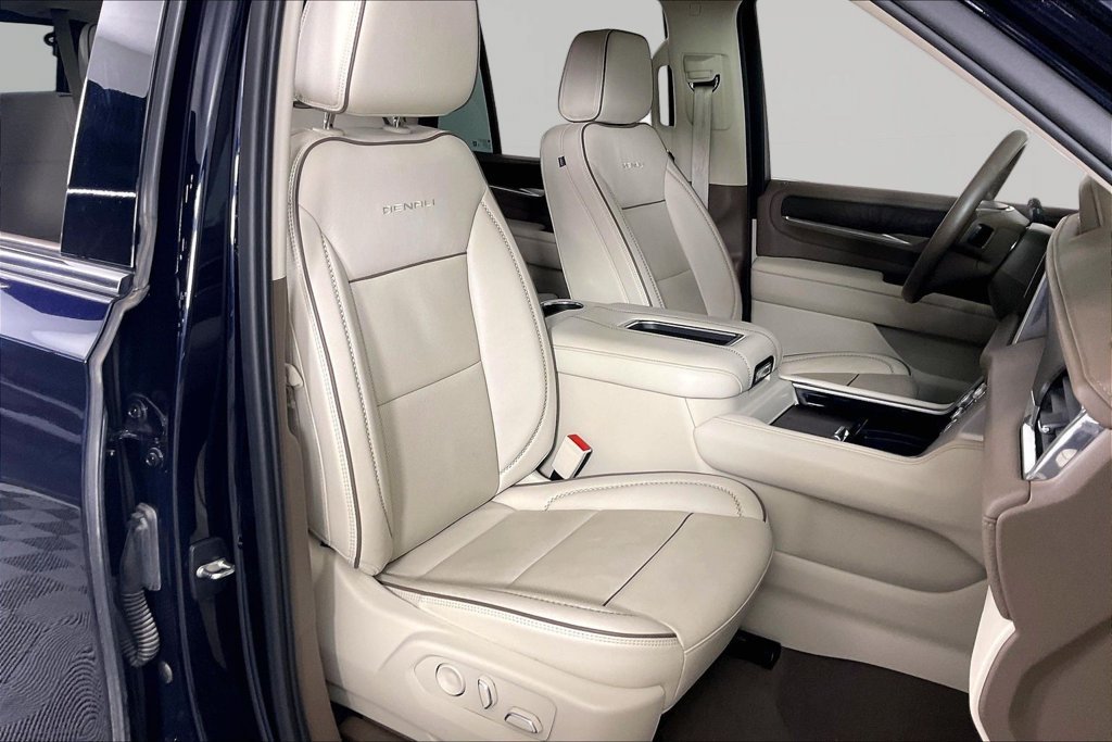 2023 GMC Yukon Denali - Photo 27