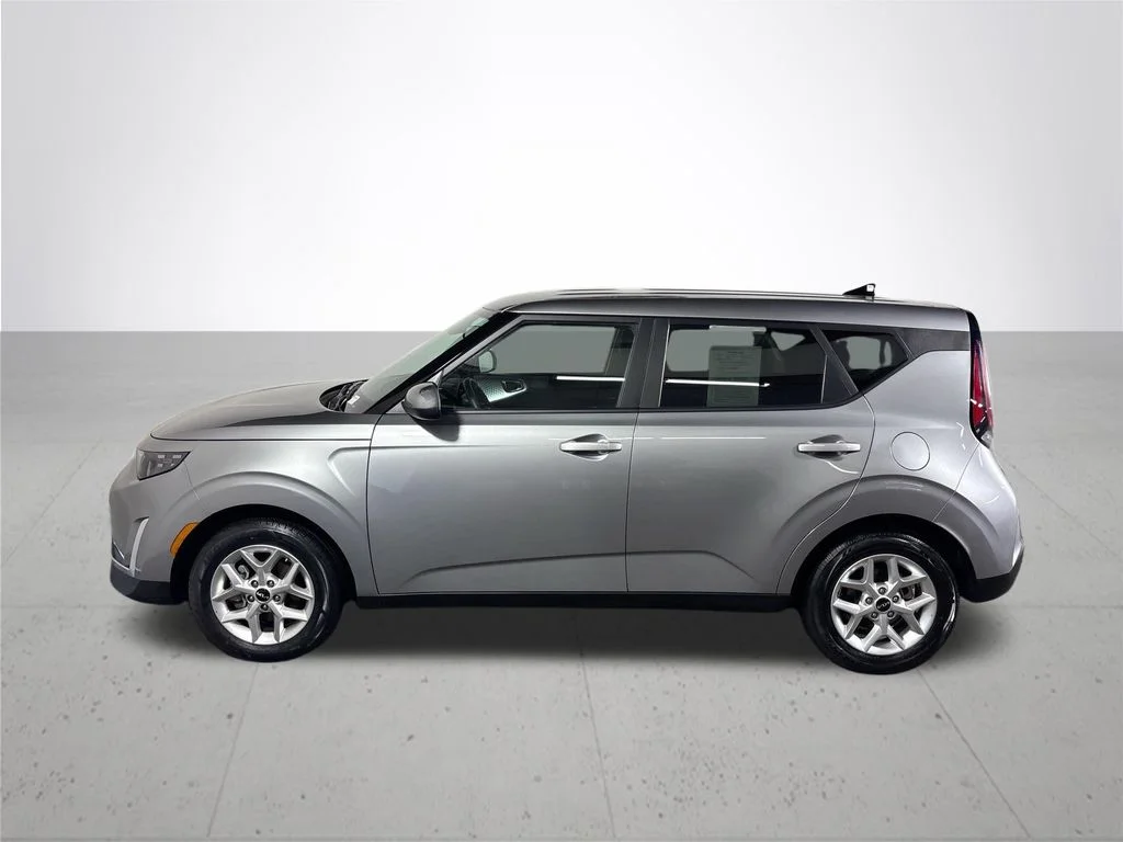 Used 2025 Gray Kia LX image 9