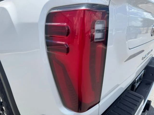 Used 2024 White Frost Tricoat GMC Denali Ultimate image 35