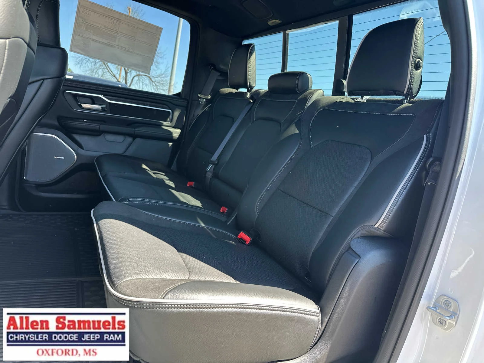 2026 RAM 1500 Laramie - Photo 15