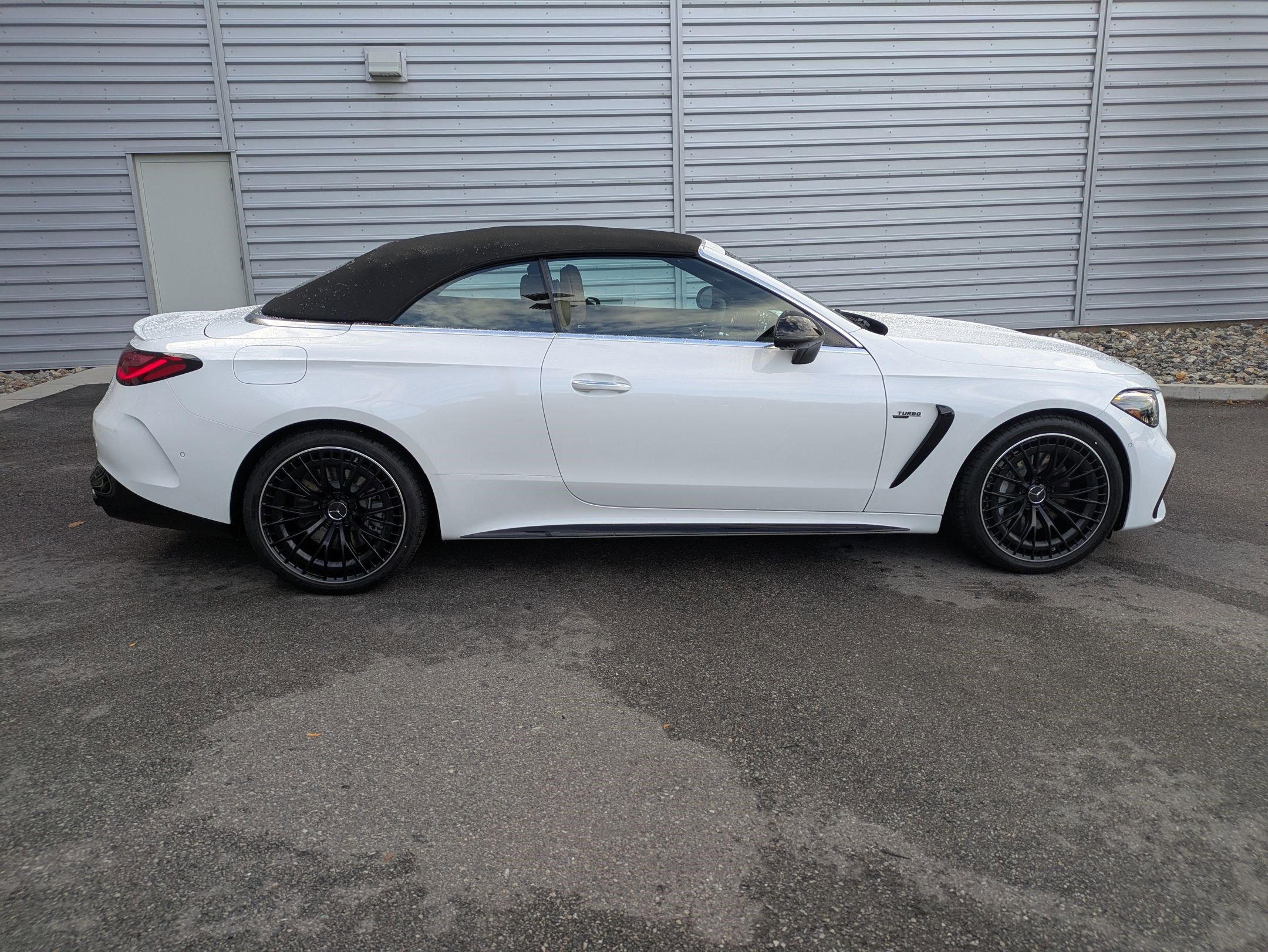 New 2026 MANUFAKTUR Moonlight White Metallic Mercedes-Benz AMG® CLE 53 image 18