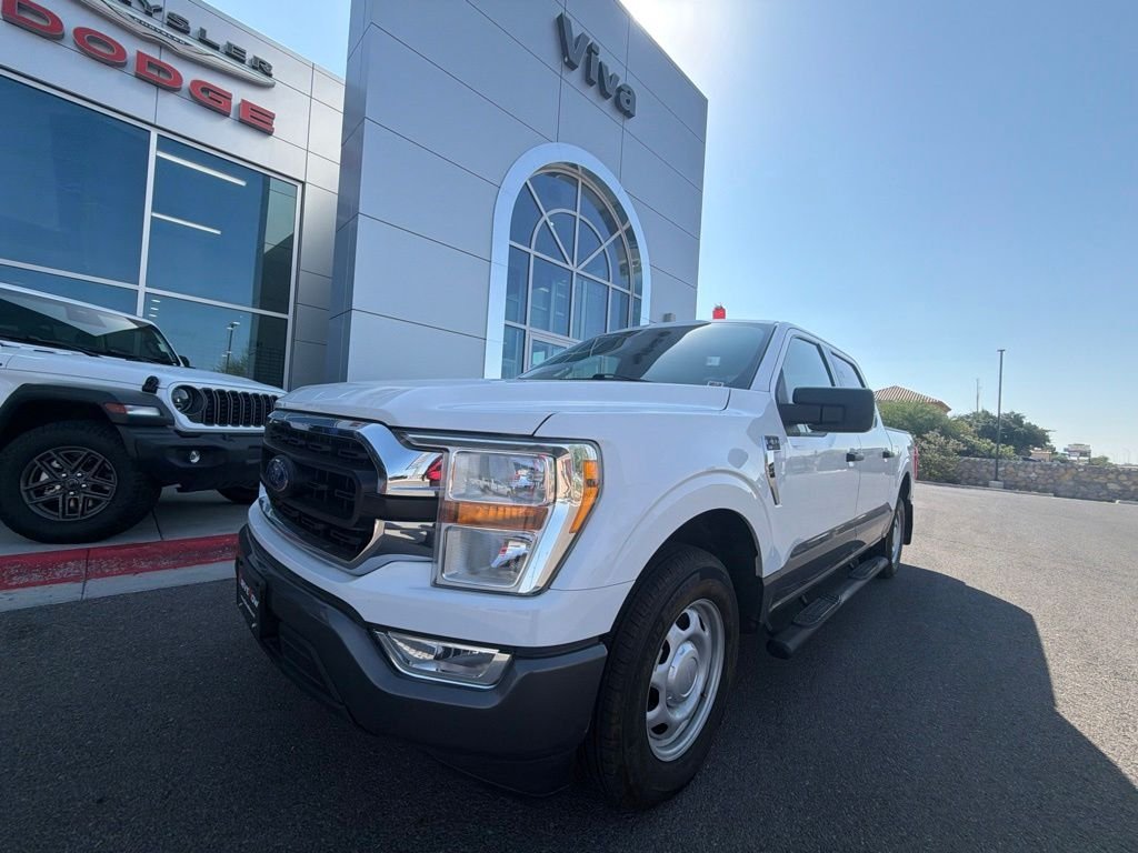 Used 2021 White Ford XLT image 1