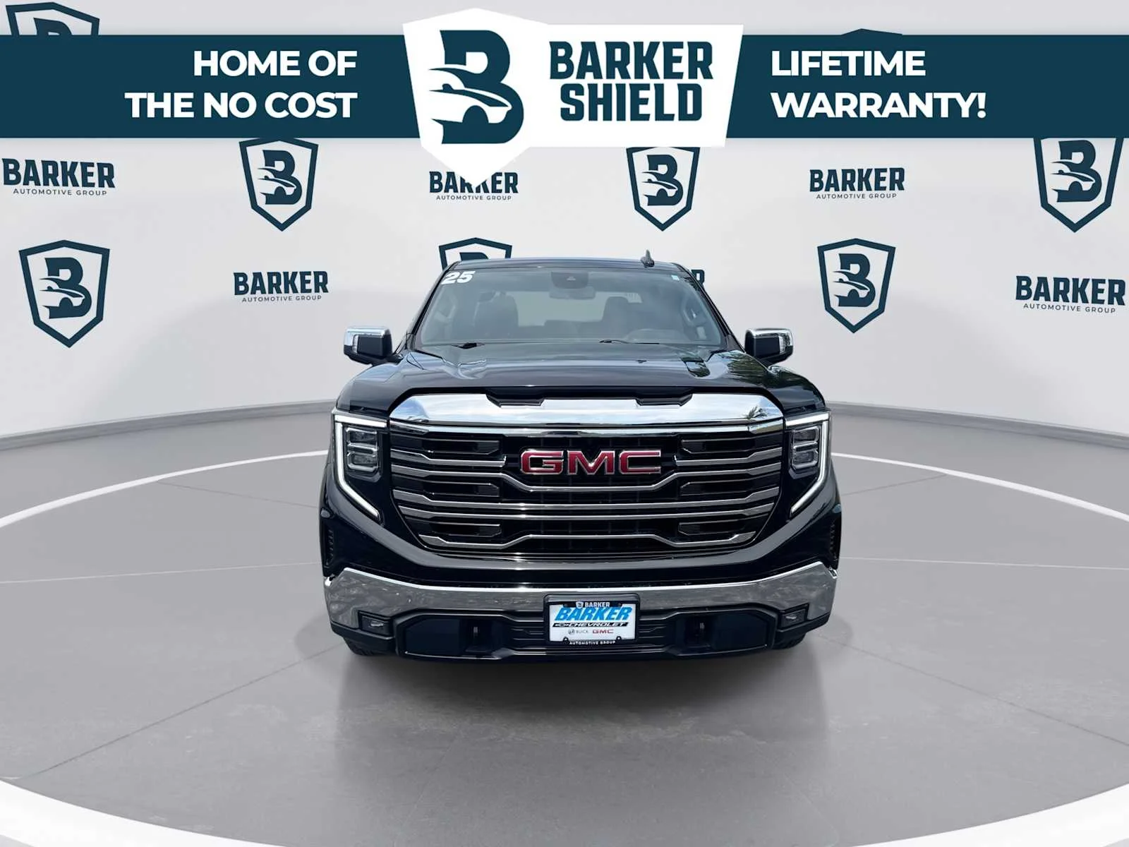 Used 2025 Onyx Black GMC SLT image 4