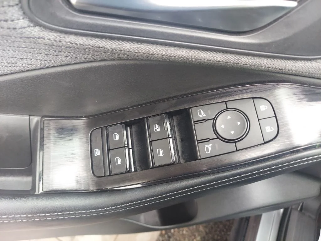 Used 2023 Gray Nissan SV image 16