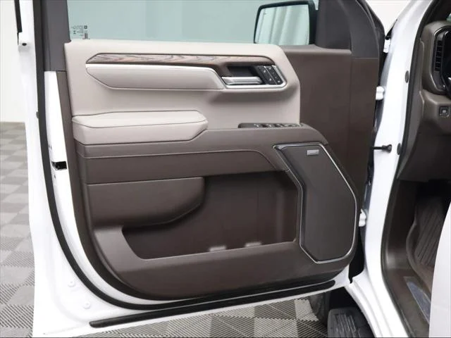 2026 GMC Sierra 1500 SLT - Photo 6