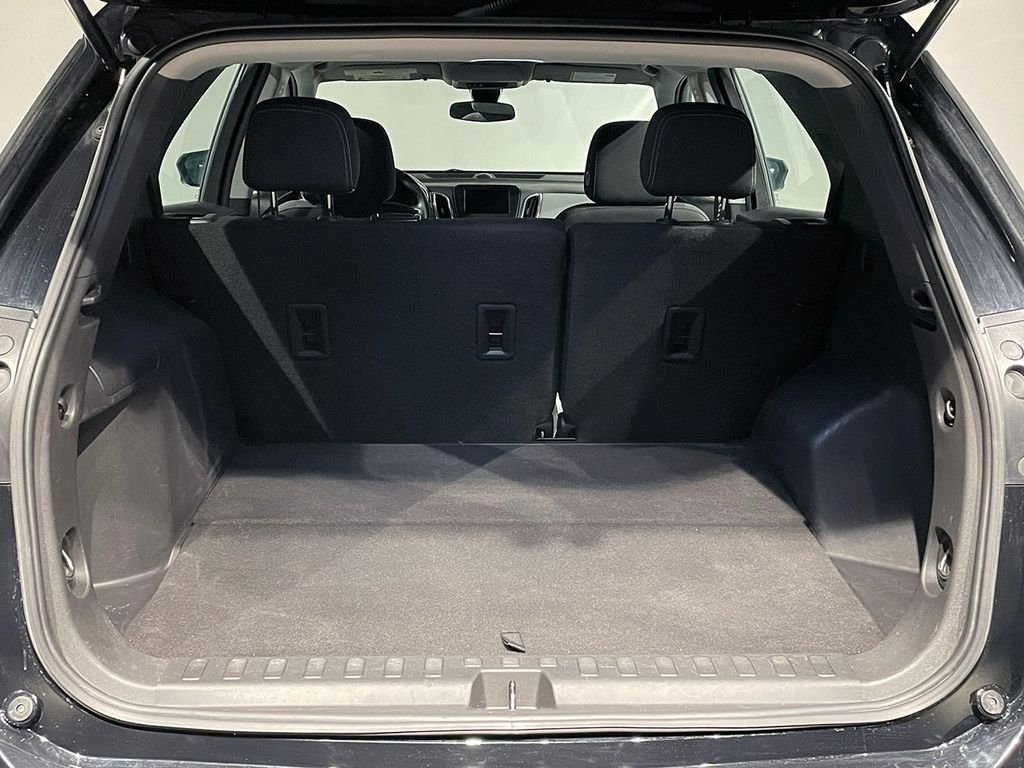 Used 2023 Black Chevrolet LS image 5