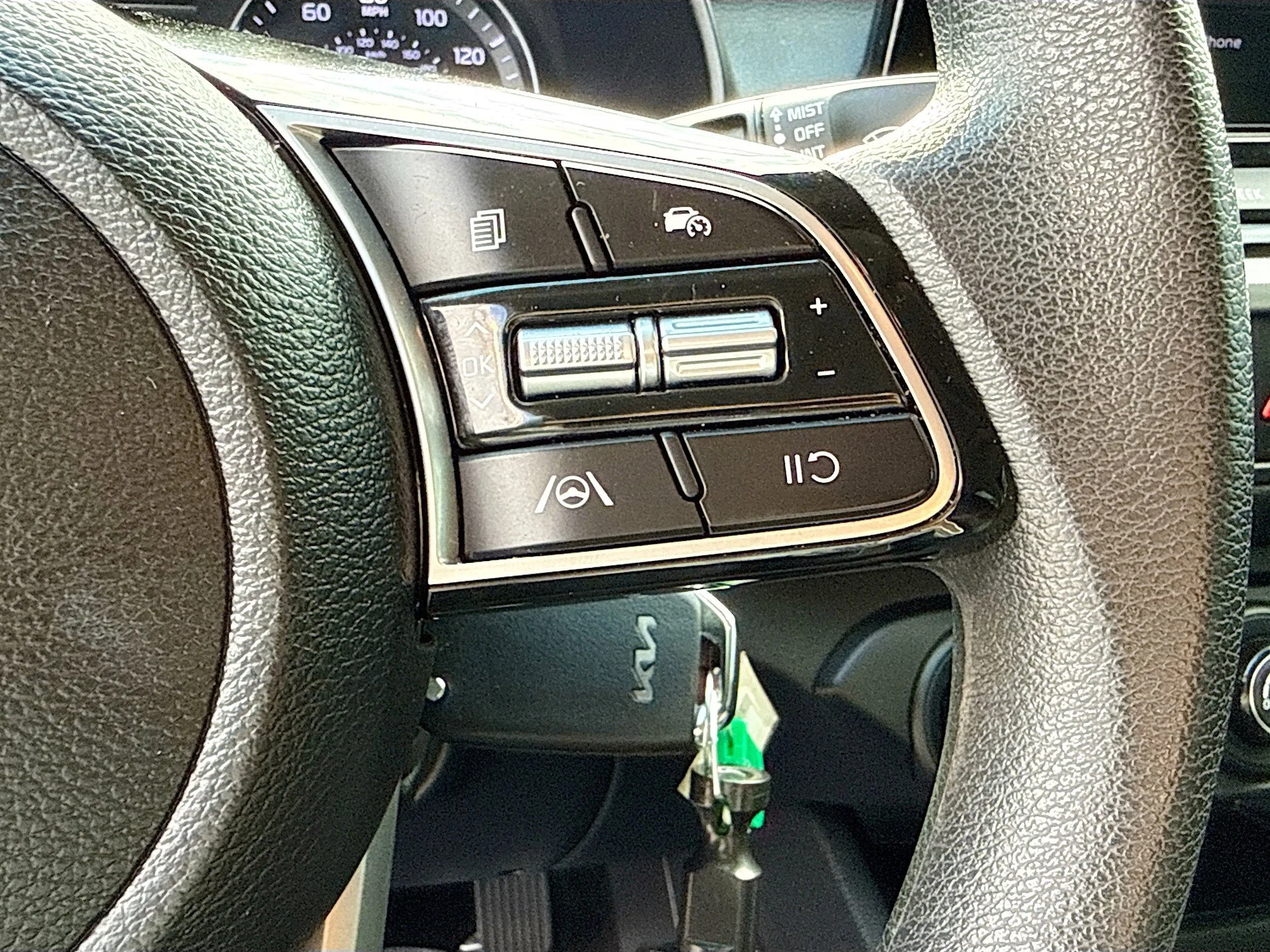 Used 2024 Snow White Pearl Kia LXS image 35