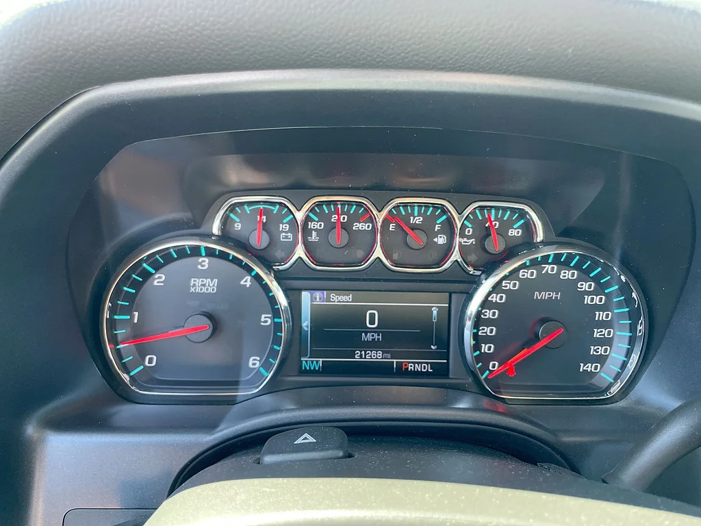 Used 2018 Silver Ice Metallic Chevrolet LT image 11