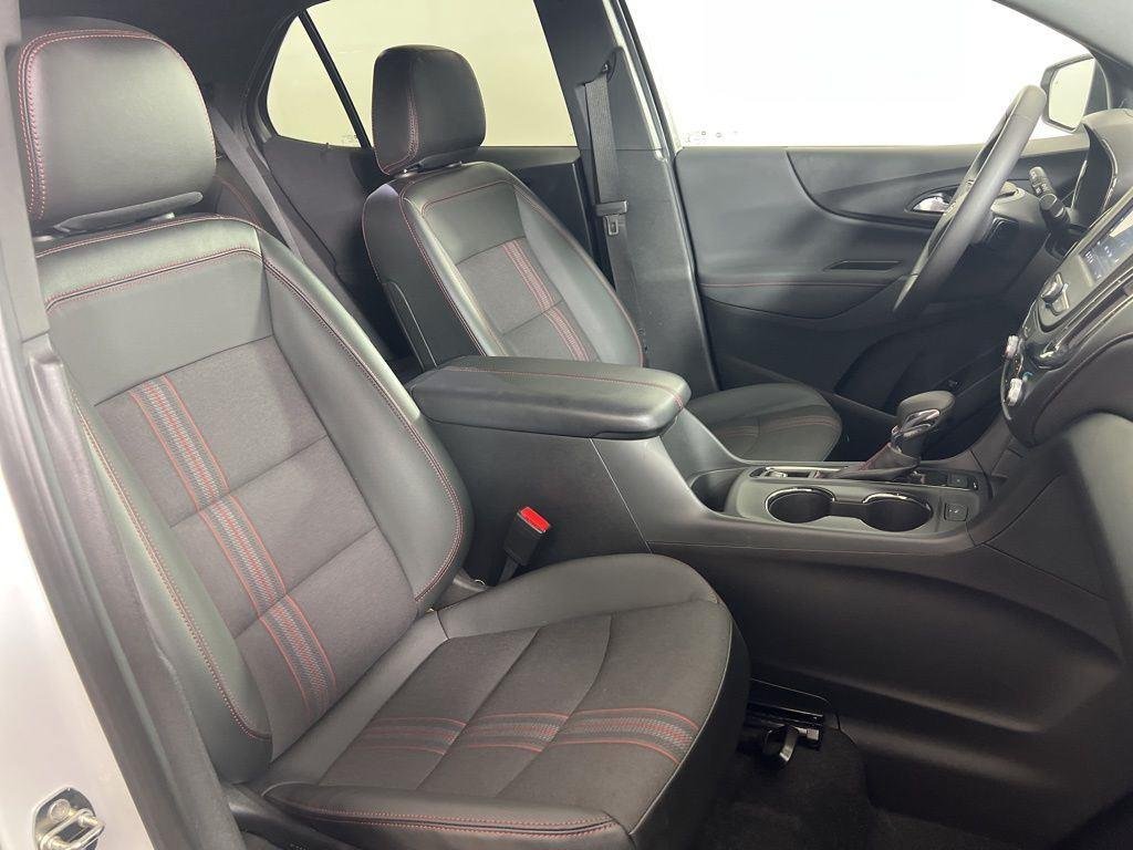 Used 2022 Summit White Chevrolet RS image 22
