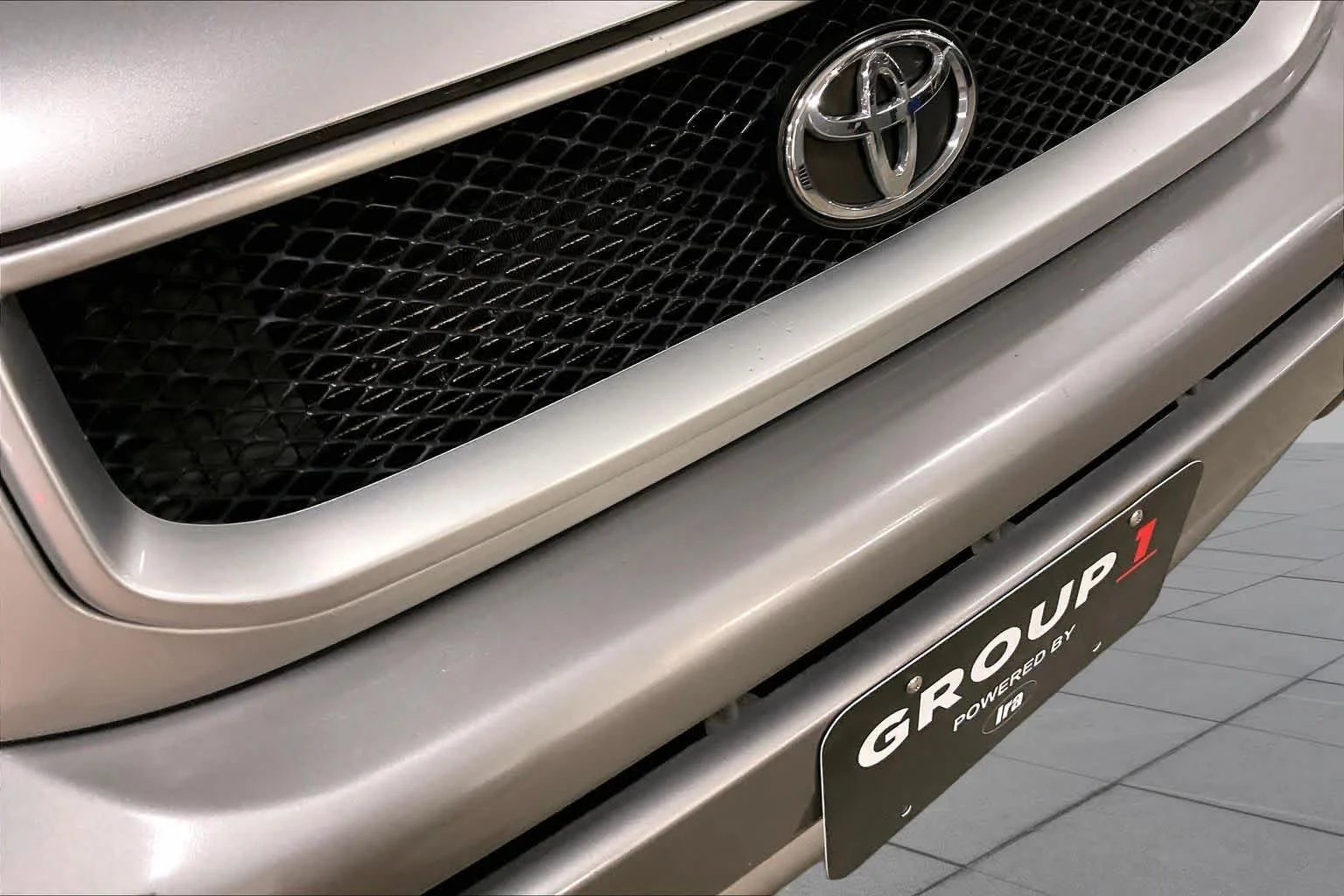 Used 2005 Titanium Metallic Toyota  image 29