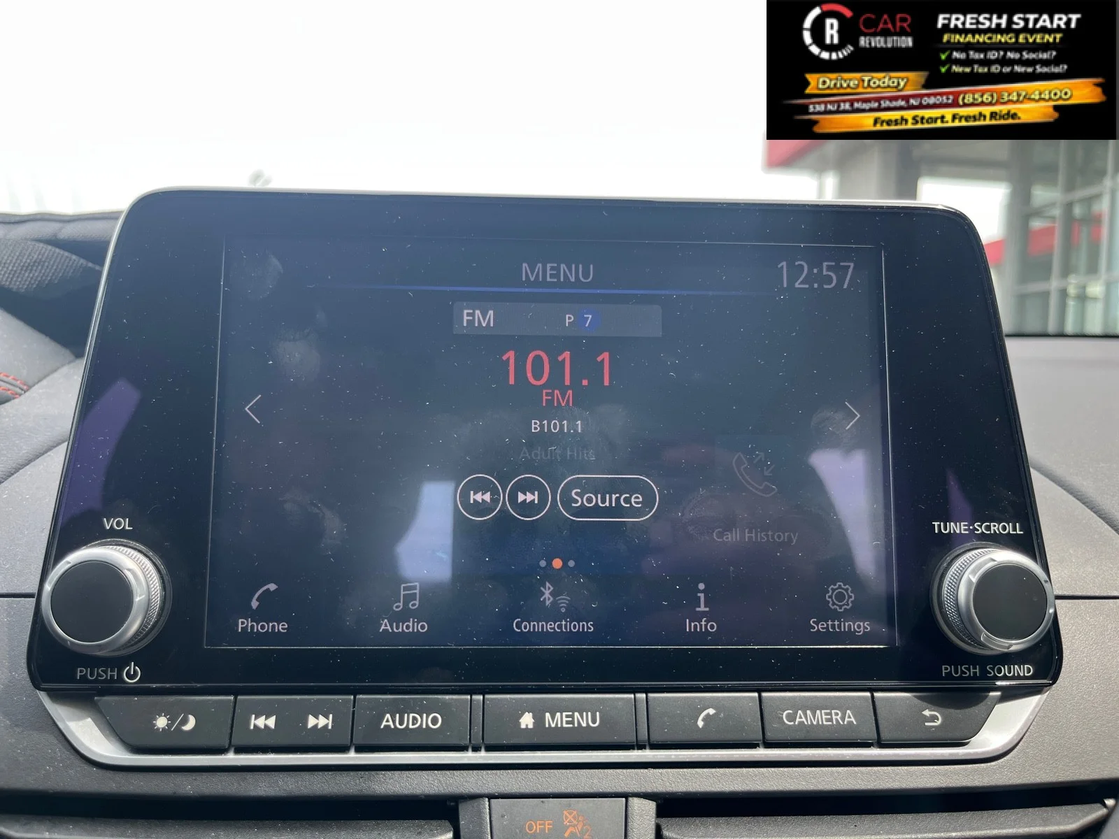 Used 2025 Pearl White Tricoat Nissan SR image 16