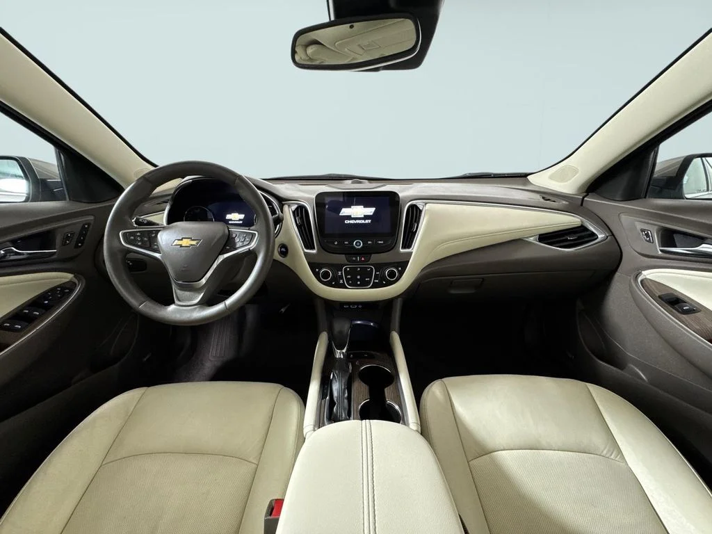Used 2024 Gray Chevrolet LT image 7