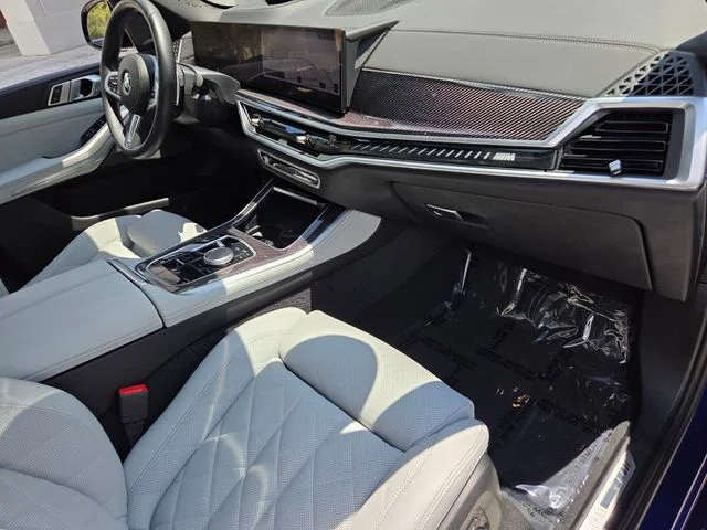 Used 2025 Blue BMW M60i image 29